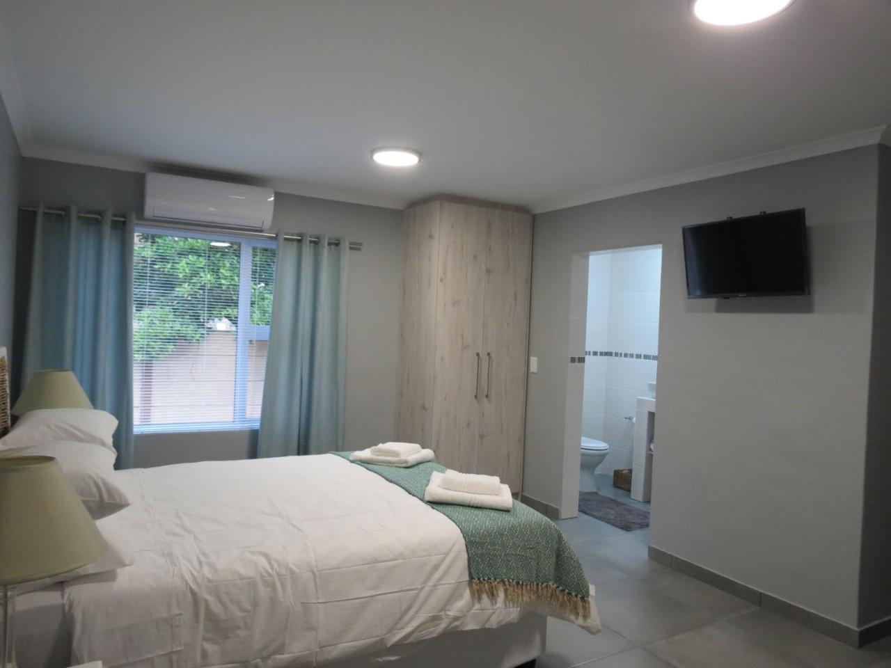 Northern Vine Guesthouse B&B Self-Catering Бракенфелл Экстерьер фото